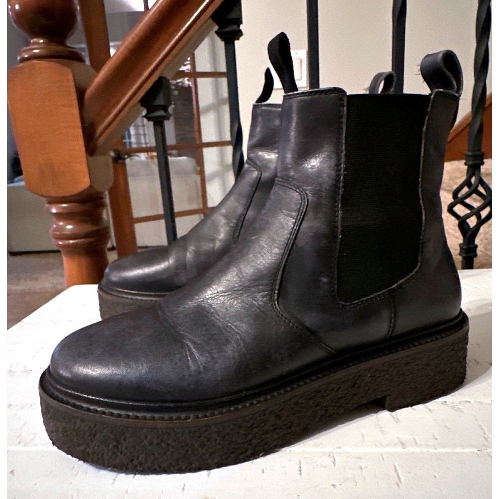 Free People Carmel Chelsea Boots Black Burnished Leather Platform SZ 38 (US 7.5)
